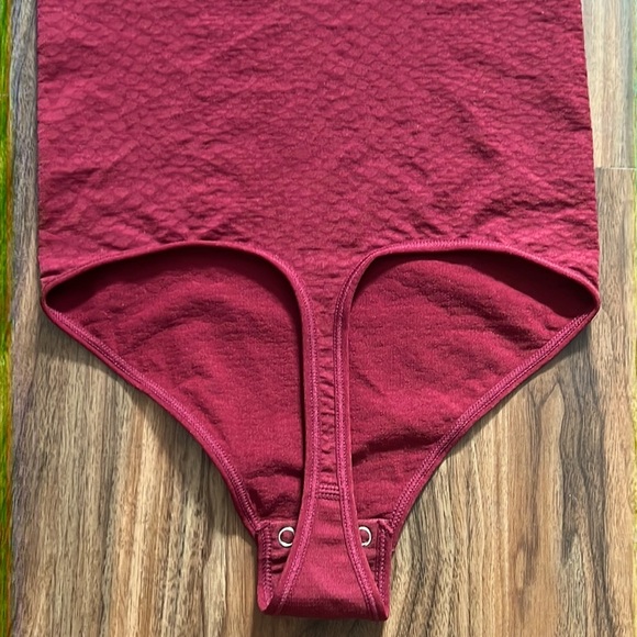 NWOT Yummie Emmelyn Boa Jaquard Shaping Thong Shaping Bodysuit - Picture 10 of 13